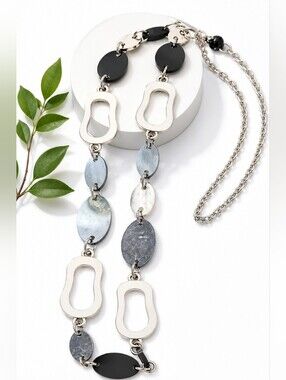 Black & Silver Geometric Statement Necklace – Modern Resin Link Chain Fashion